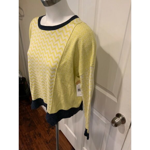 Margaret O'Leary Yellow & White Zig-Zag Crew Neck Sweater, Size XS - Picture 2 of 5